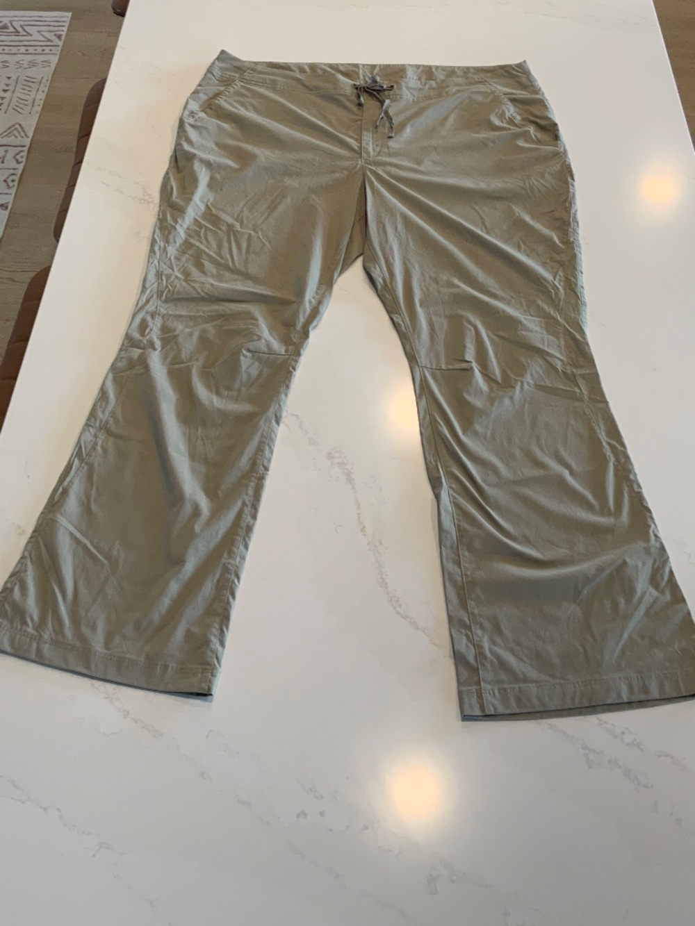 Women’s Plus Size lightweight Columbia Pants 22W